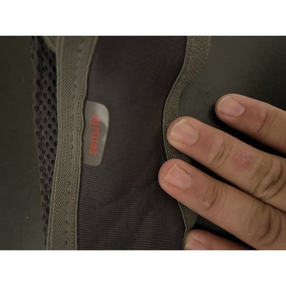 Salomon Sensibelt Bag Zippered Pocket Adjustable Waist Bottle Holder - Picture 4 of 9